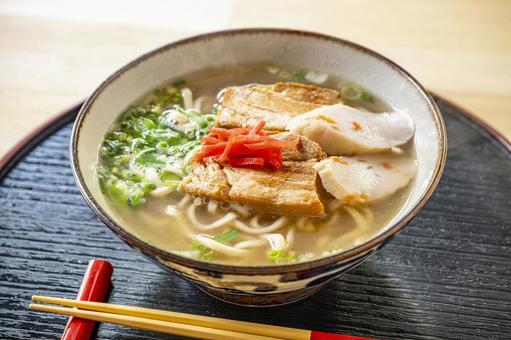 かどや製麺所の沖縄そば